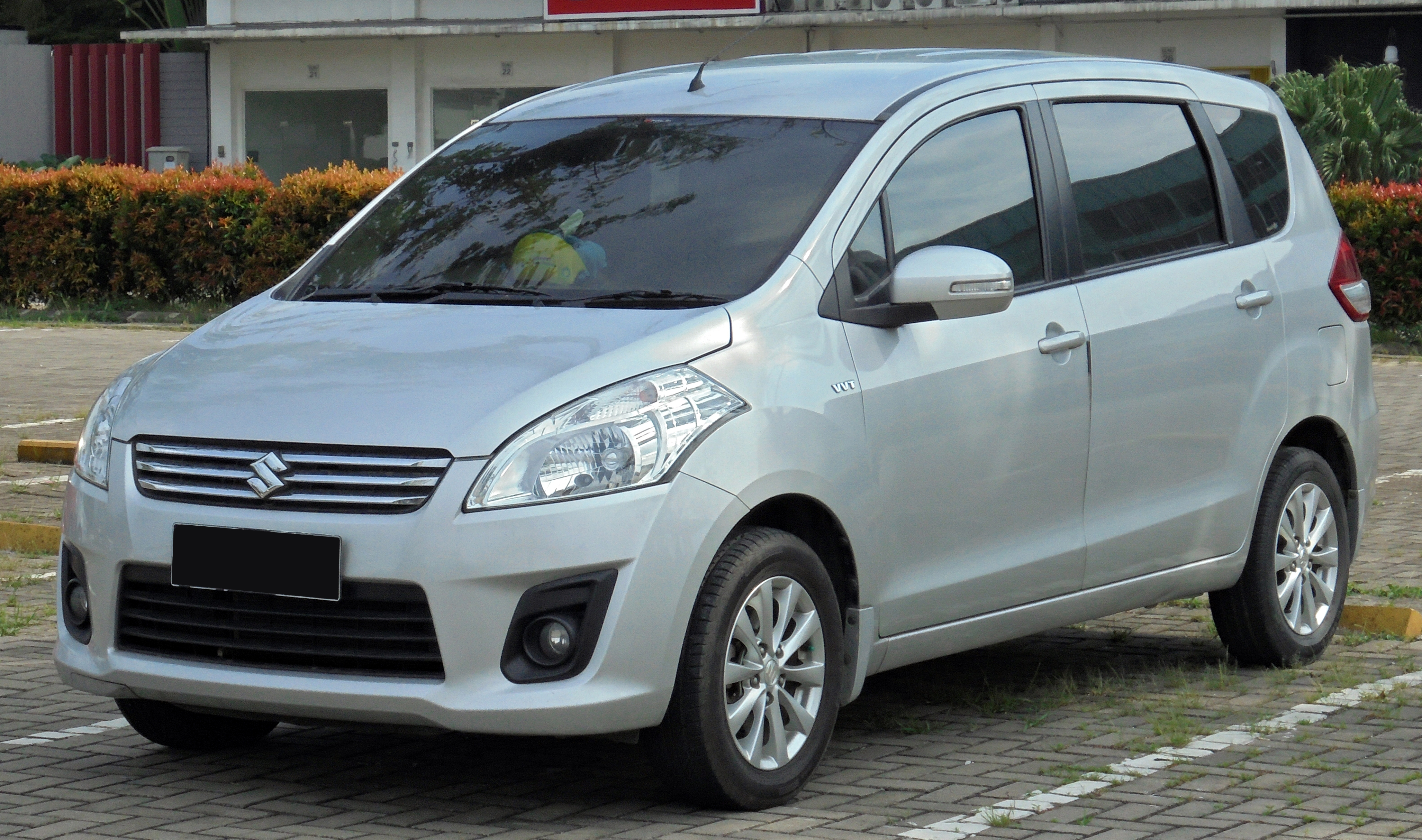 Maruti Suzuki Ertiga taxi in Munnar – 6-seater family cab for Kerala sightseeing and airport transfers